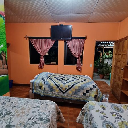 Hotel Encuentro Del Viajero Panajachel Eksteriør billede